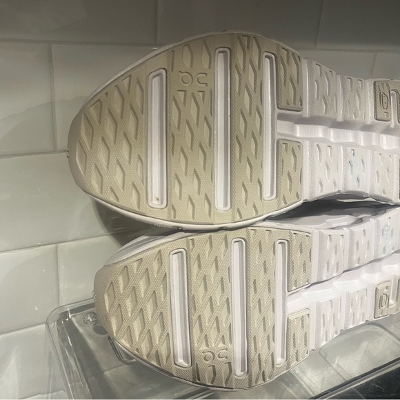 Size 7.5 - ON Cloudrunner Women’s Sneakers Running Shoes All White - Picture 11 of 12